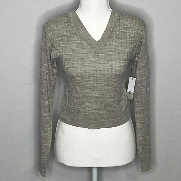 BP V Neck Ribbed Knit Crop Sweater in Gray - NEW - Size Small - Picture 2 of 7